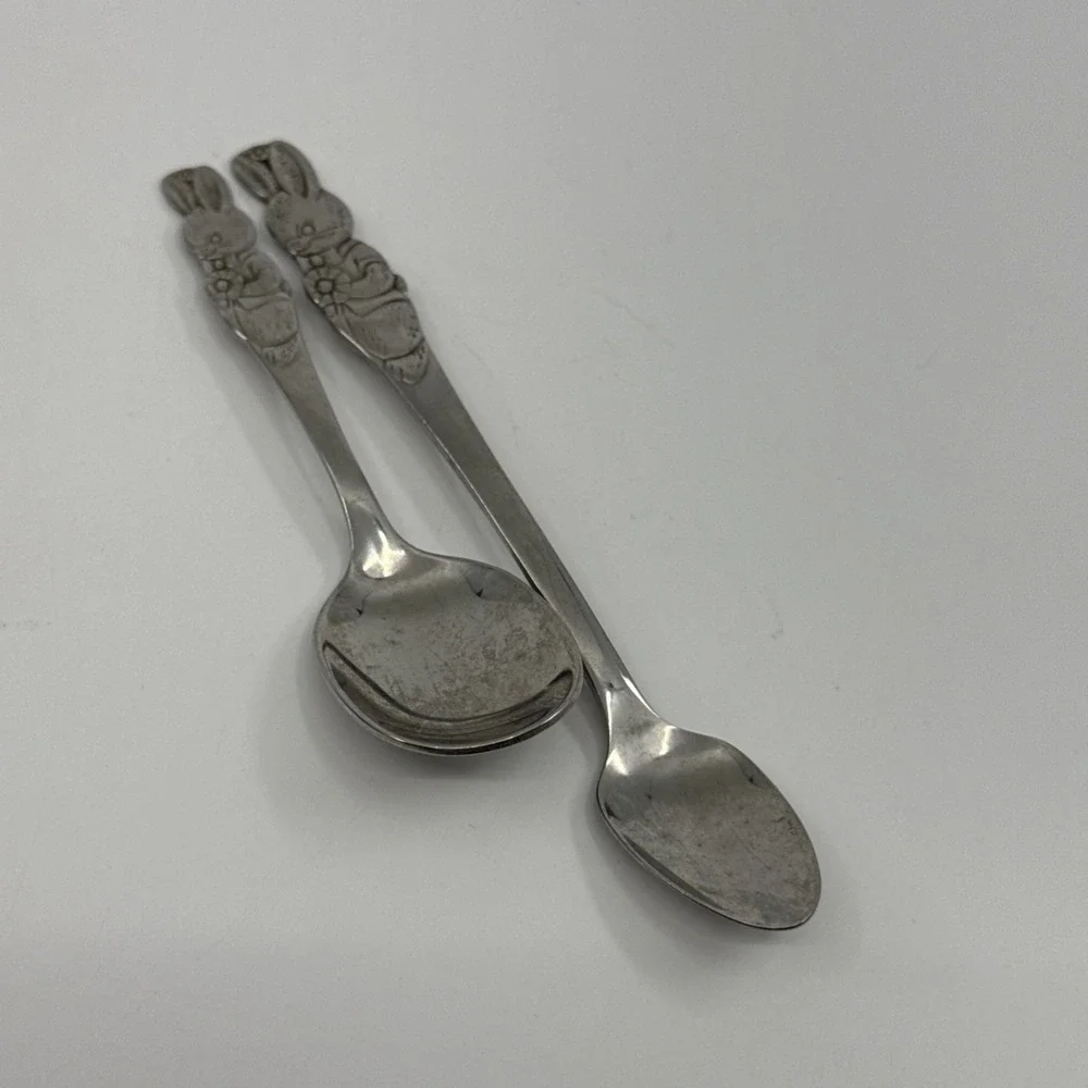2‎ Oneida Community Stainless Baby Bunny Rabbit Spoon 4